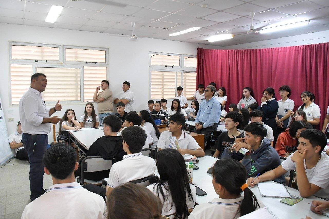 La Municipalidad puso en marcha el programa “Mi primera licencia” en la escuela Ponce